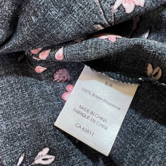 Kismet Black Floral Tunic - Size Small - Picture 5 of 6